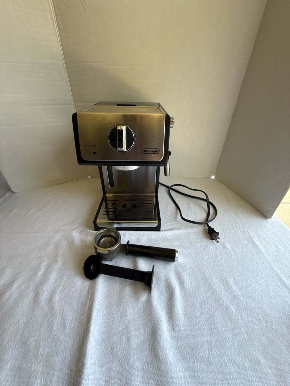 De'Longhi ECP3120 15 Bar Espresso and Cappuccino Machine